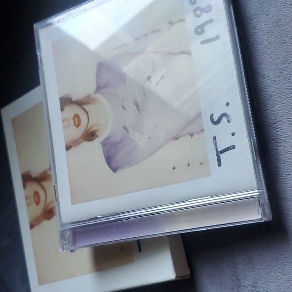 Taylor Swift 1989 CD - Picture 3 of 5